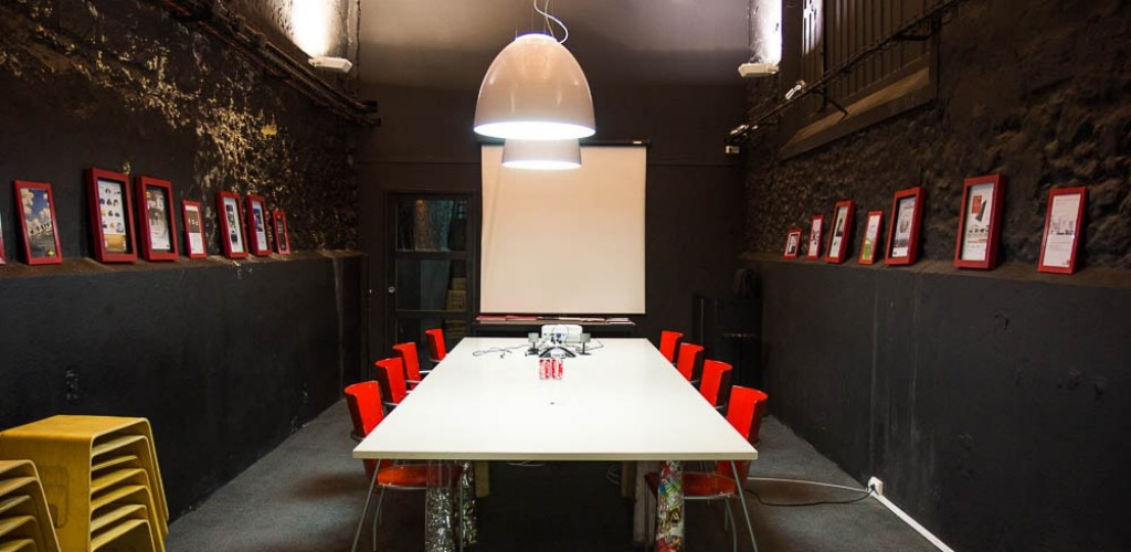 Notre équipe est aussi à votre disposition pour une déco personnalisée ! Notre équipe est aussi à votre disposition pour une déco personnalisée !